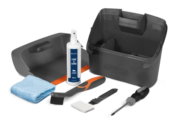 Cleaning and maintenance kit