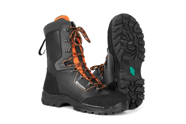 Protective boots - (Leather) with saw protection C20